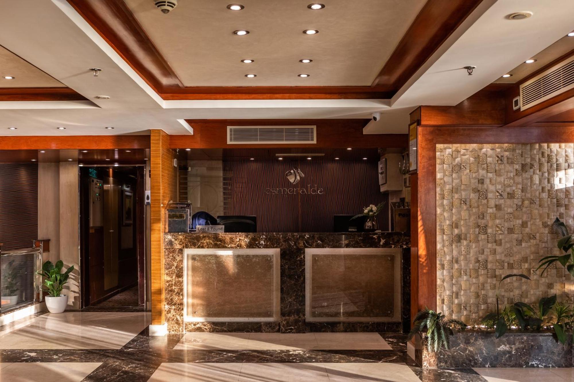 M/S Esmeralda Nile Cruise - 4 Or 7 Nights From Luxor Each Monday And 03 Nights From Aswan Each Friday Exteriör bild