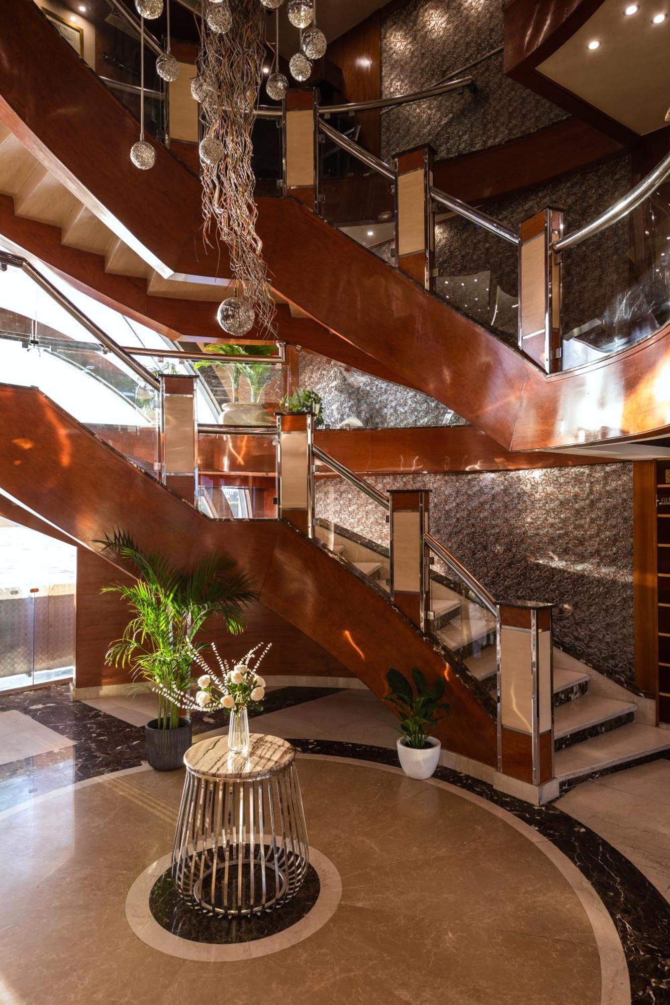 M/S Esmeralda Nile Cruise - 4 Or 7 Nights From Luxor Each Monday And 03 Nights From Aswan Each Friday Exteriör bild
