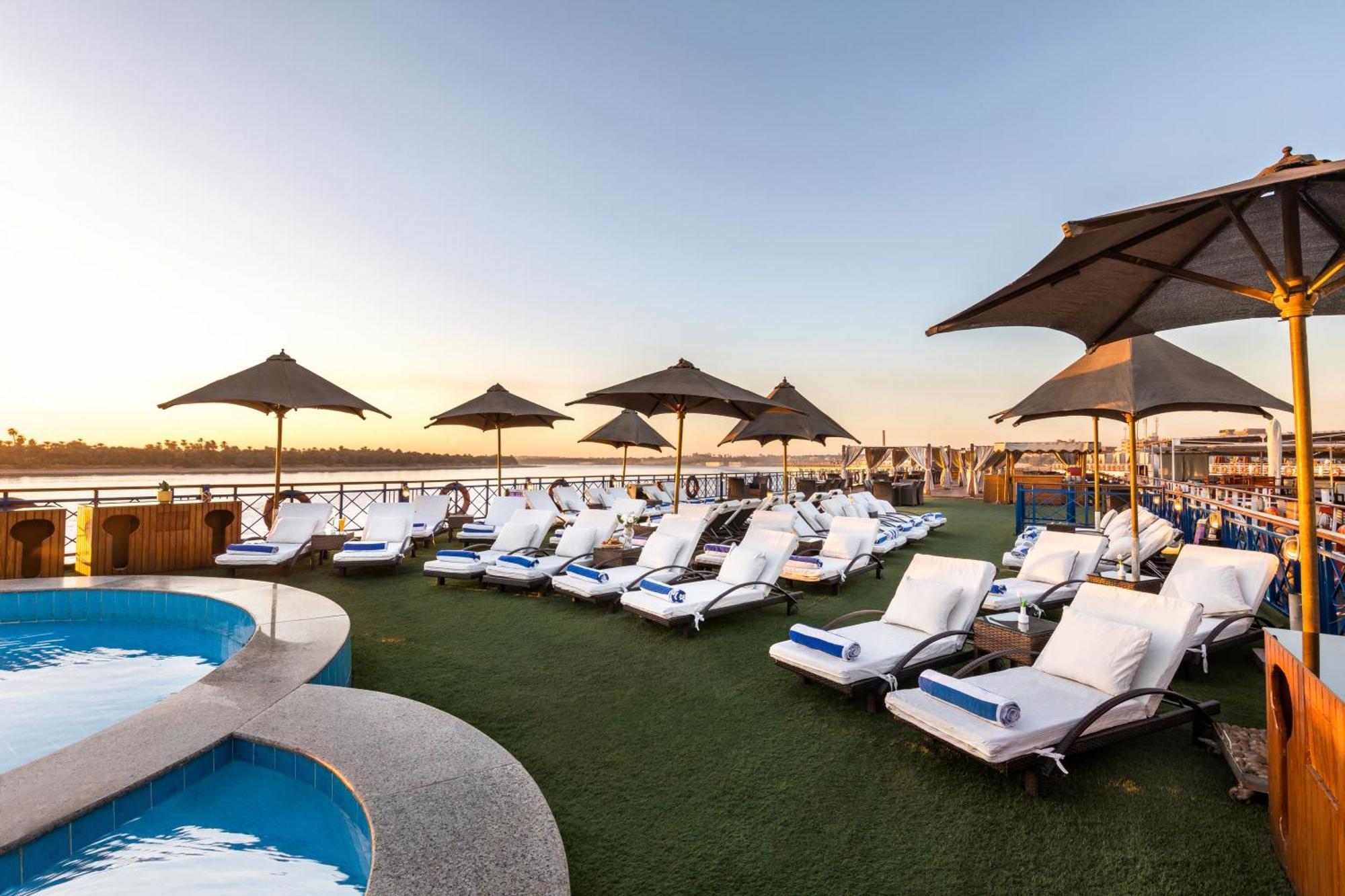 M/S Esmeralda Nile Cruise - 4 Or 7 Nights From Luxor Each Monday And 03 Nights From Aswan Each Friday Exteriör bild