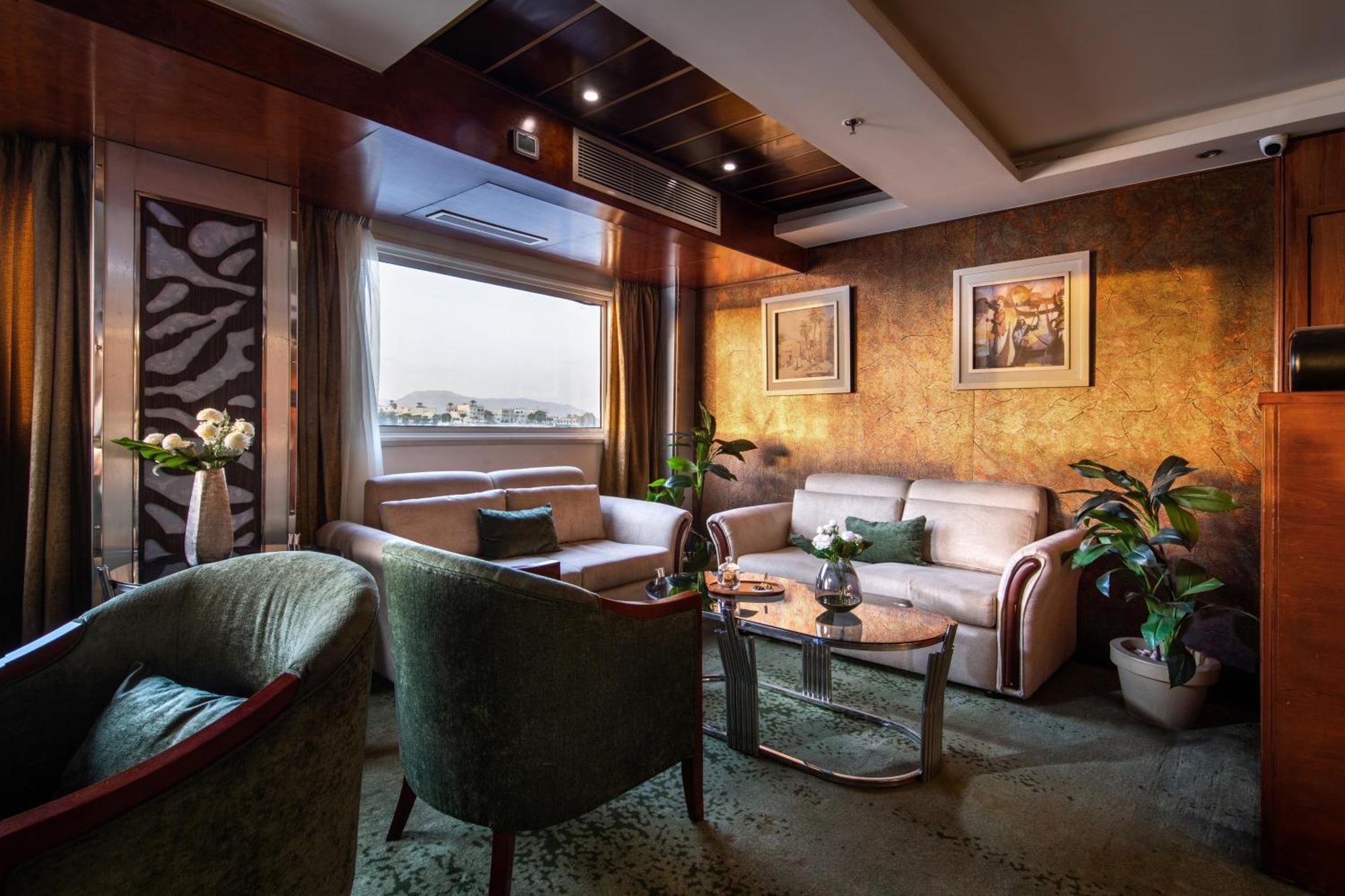 M/S Esmeralda Nile Cruise - 4 Or 7 Nights From Luxor Each Monday And 03 Nights From Aswan Each Friday Exteriör bild