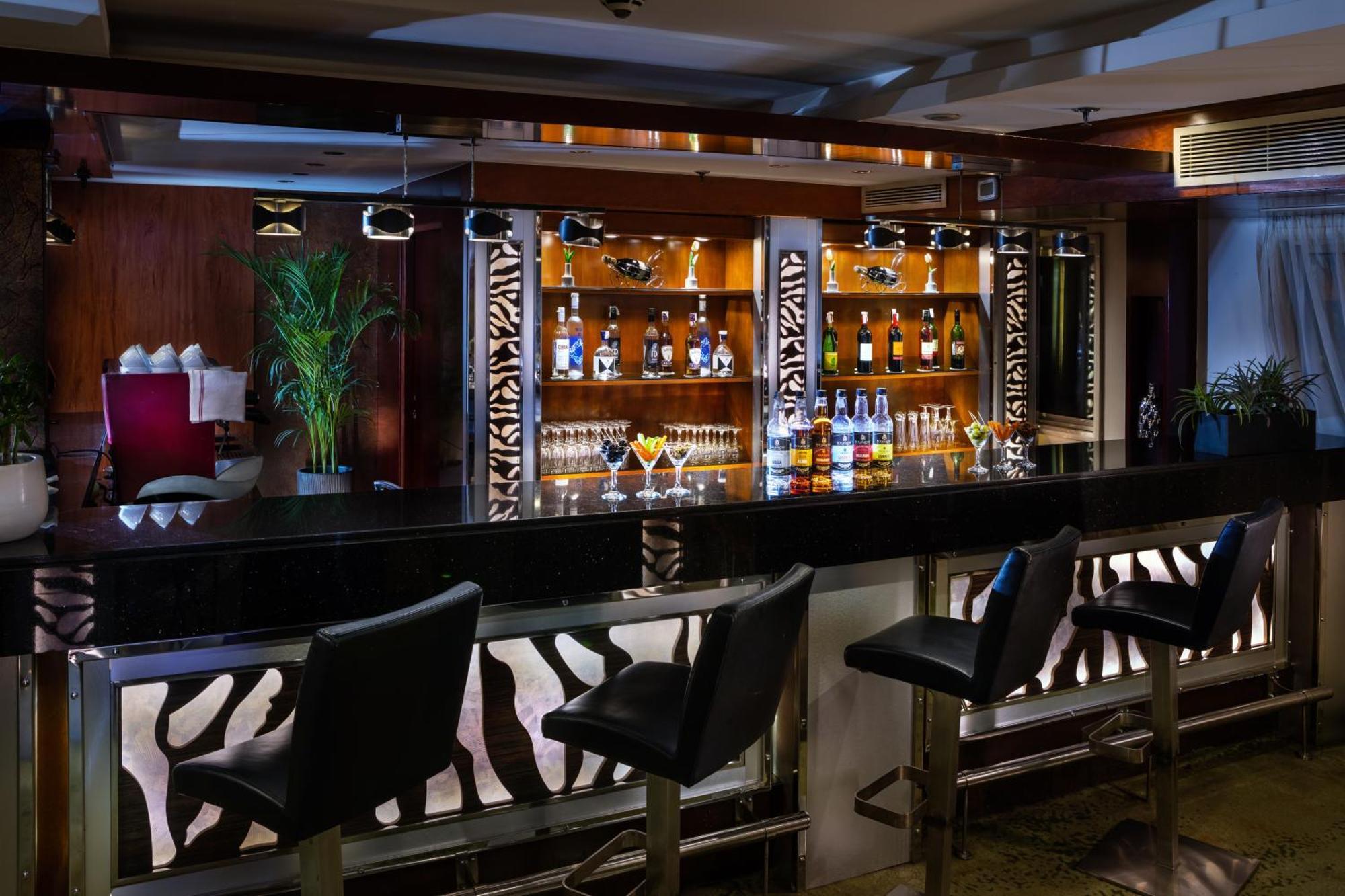 M/S Esmeralda Nile Cruise - 4 Or 7 Nights From Luxor Each Monday And 03 Nights From Aswan Each Friday Exteriör bild